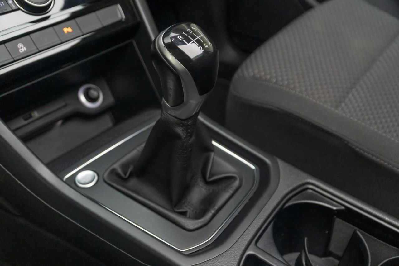 Volkswagen Touran Advance 2.0 TDI 85kW (115CV)  - Foto 17