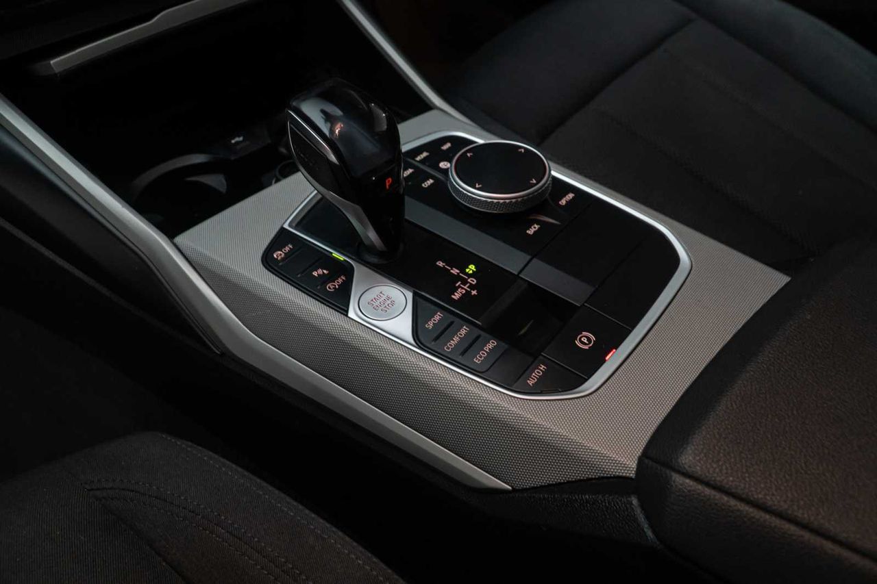 BMW Serie 3 318d Touring - Foto 16