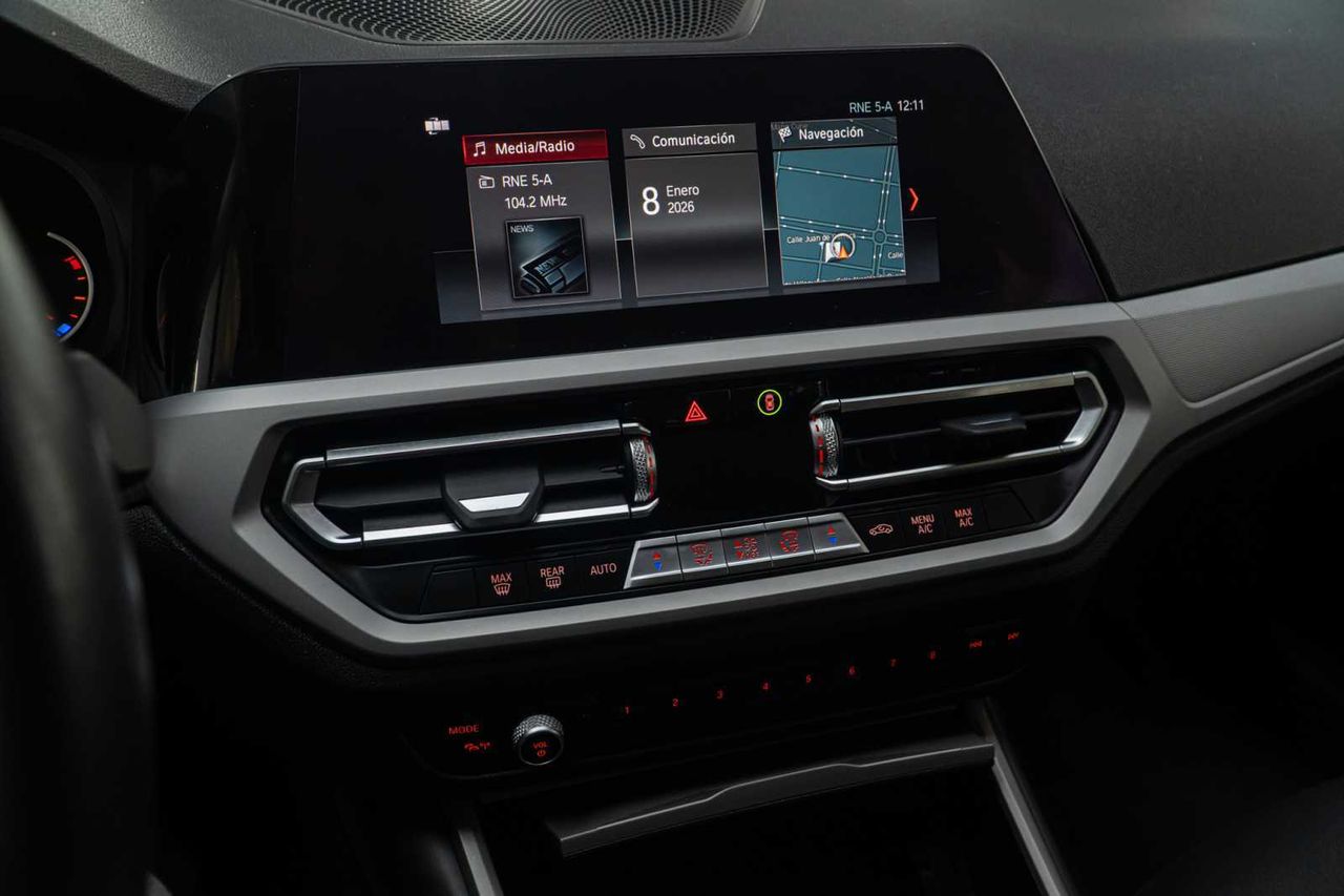 BMW Serie 3 318d Touring - Foto 21