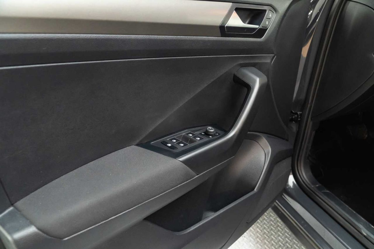 Volkswagen T-Roc Advance 2.0 TDI 110kW (150CV) DSG  - Foto 18