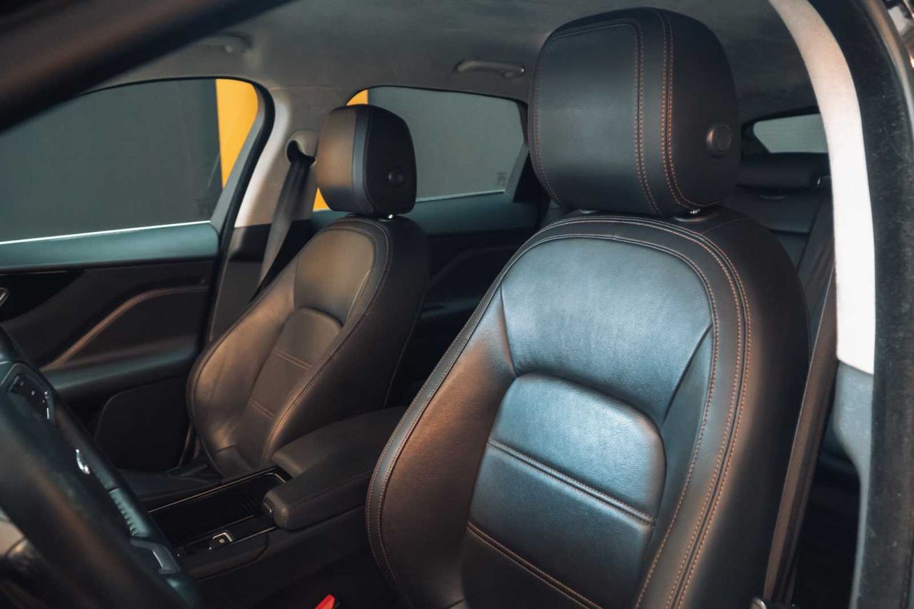 Jaguar F-Pace 2.0L i4D AWD Automático Prestige  - Foto 17