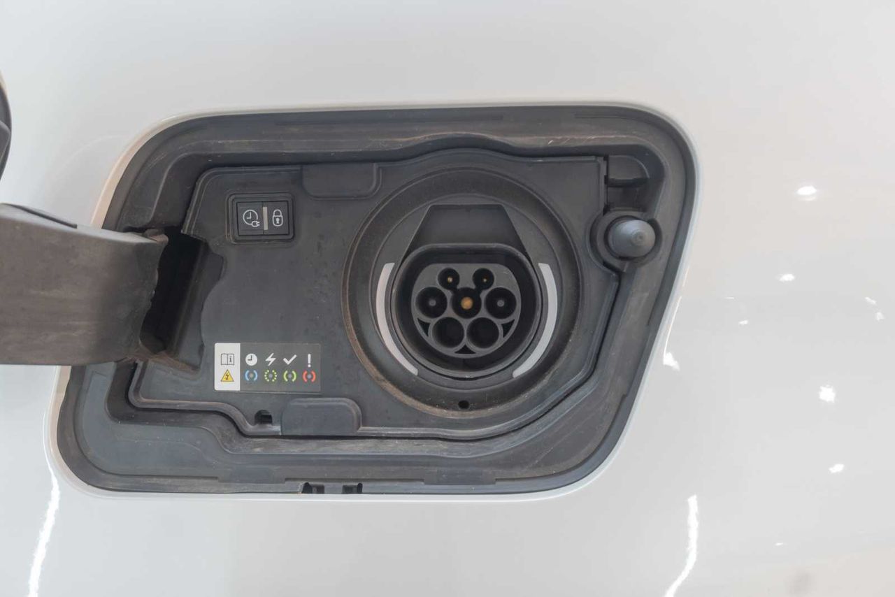 Peugeot 3008 Hybrid 225 e-EAT8 Allure - Foto 11