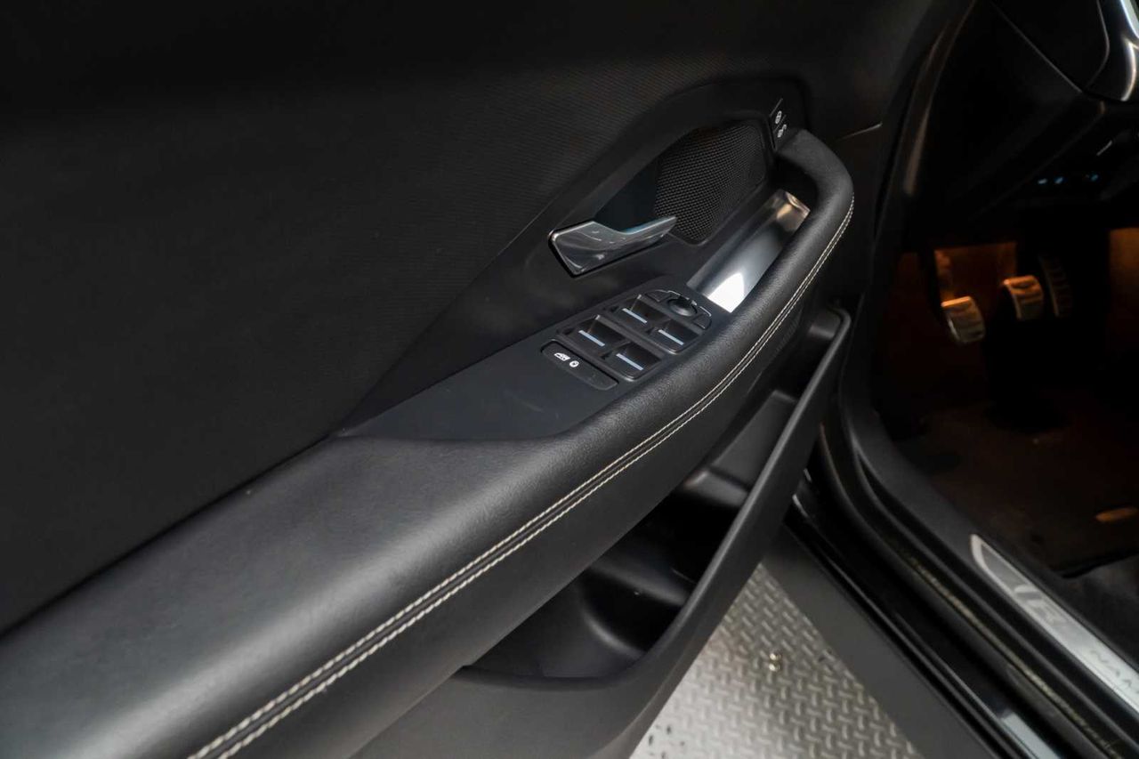 Jaguar E-Pace 2.0D 110kW R-Dynamic  - Foto 24