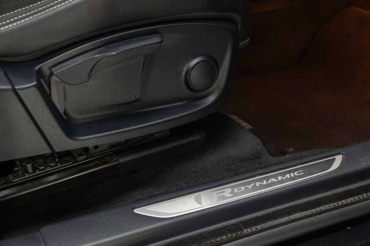 Jaguar E-Pace 2.0D 110kW R-Dynamic  - Foto 23