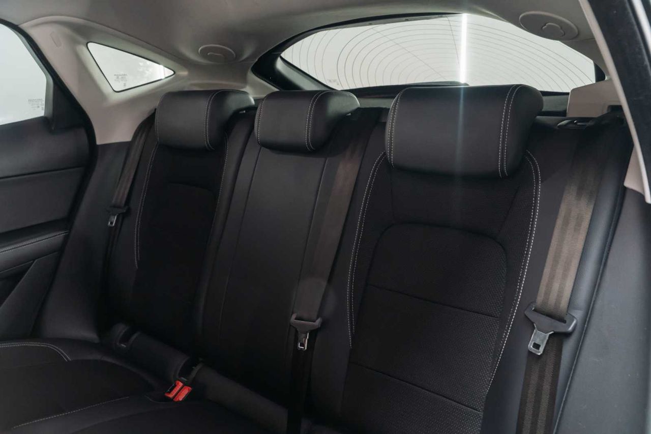 Jaguar E-Pace 2.0D 110kW R-Dynamic  - Foto 19