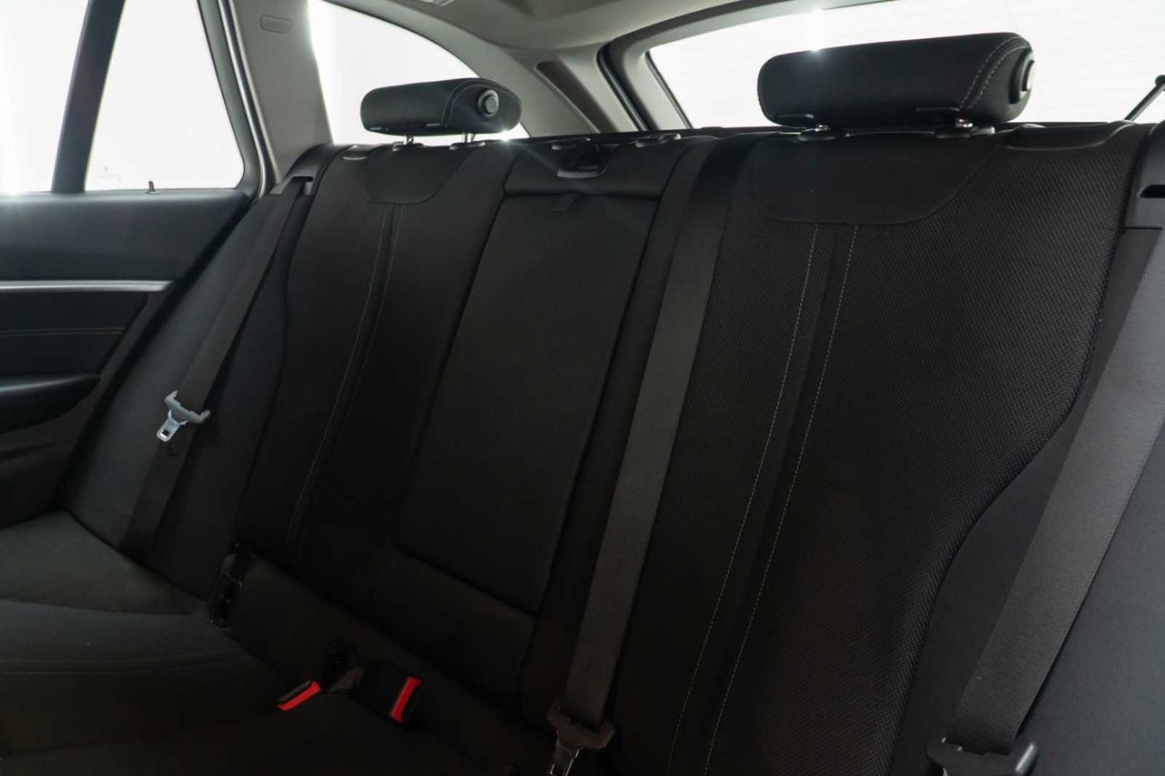 BMW Serie 3 316d Touring - Foto 24