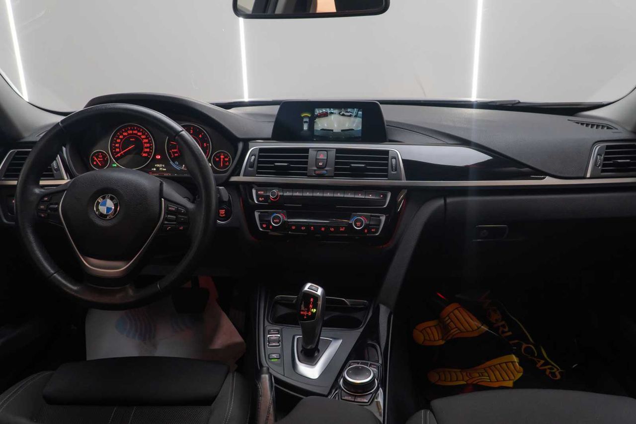 BMW Serie 3 316d Touring - Foto 22