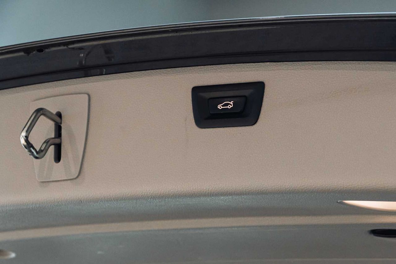 BMW Serie 3 316d Touring - Foto 13