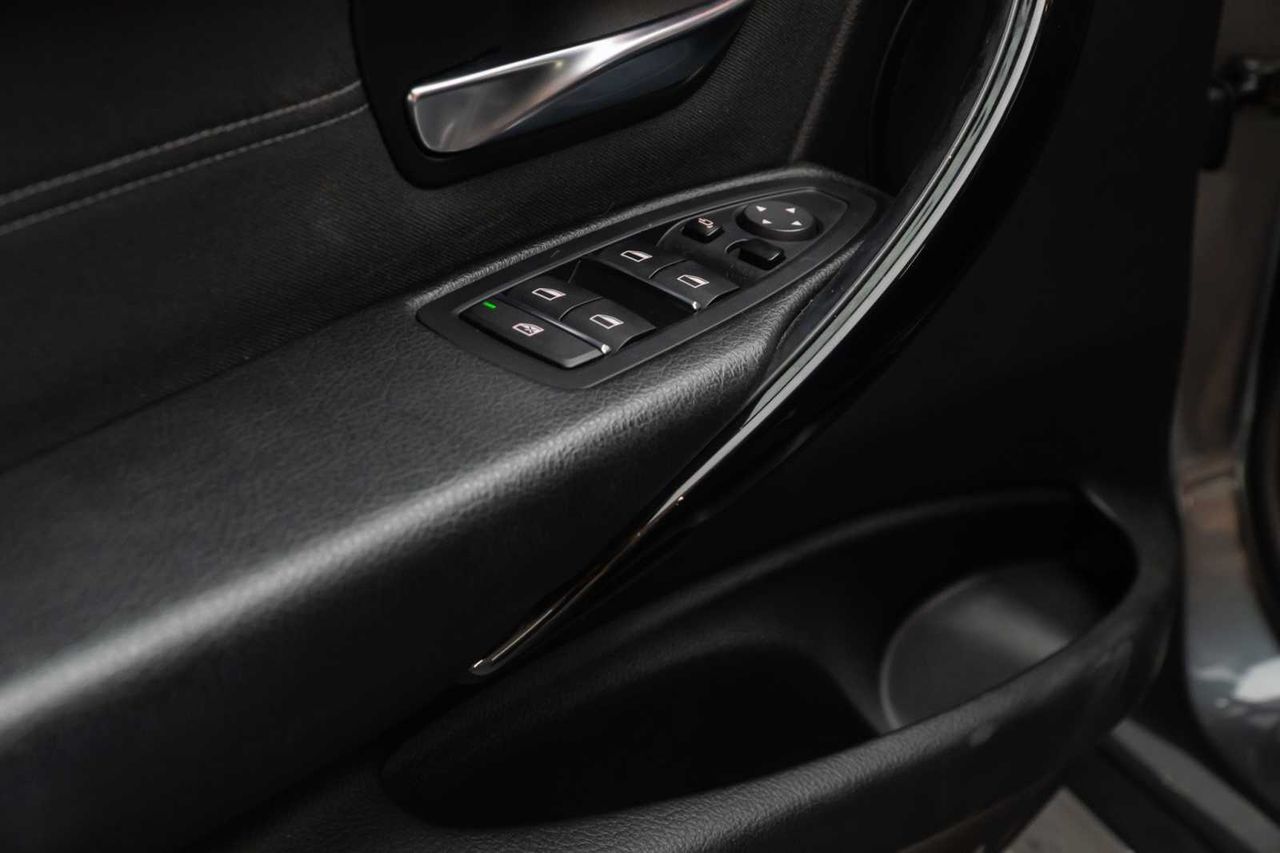 BMW Serie 3 316d Touring - Foto 20