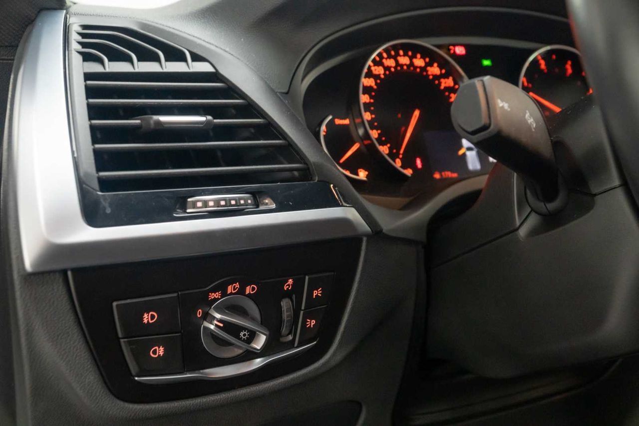 BMW X3 xDrive20d - Foto 17