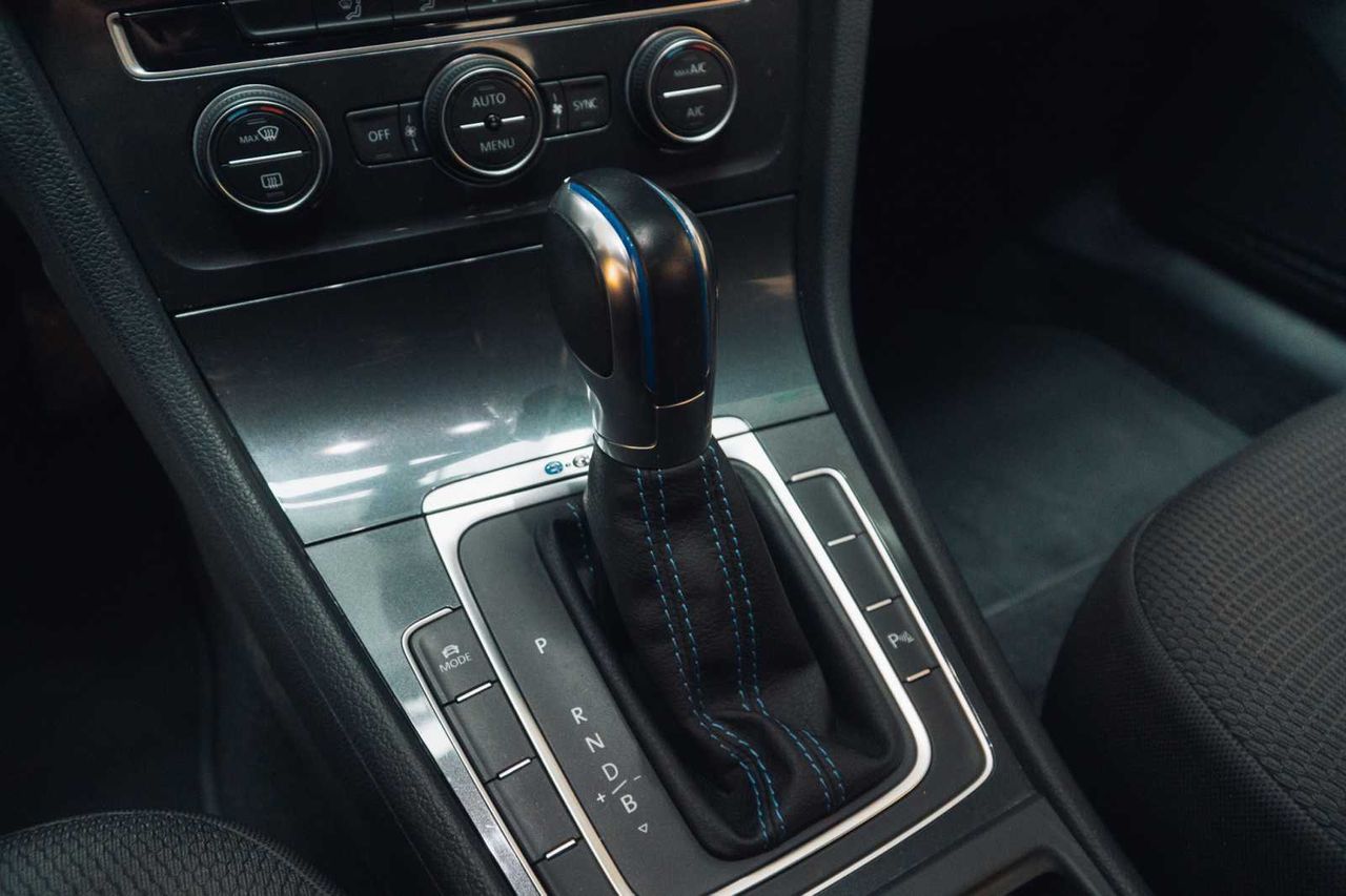 Volkswagen Golf e-Golf ePower 100 kW (136CV) - Foto 17