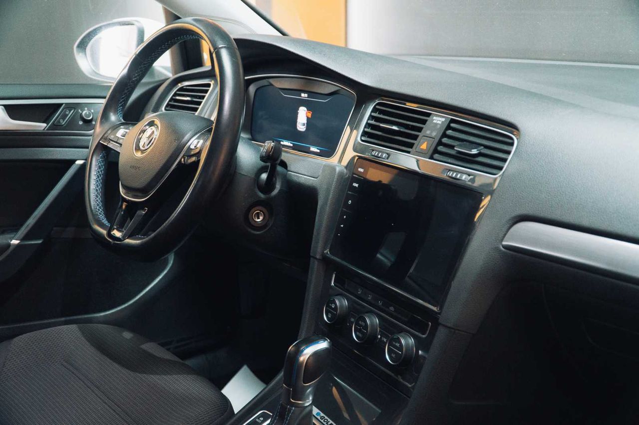 Volkswagen Golf e-Golf ePower 100 kW (136CV) - Foto 26