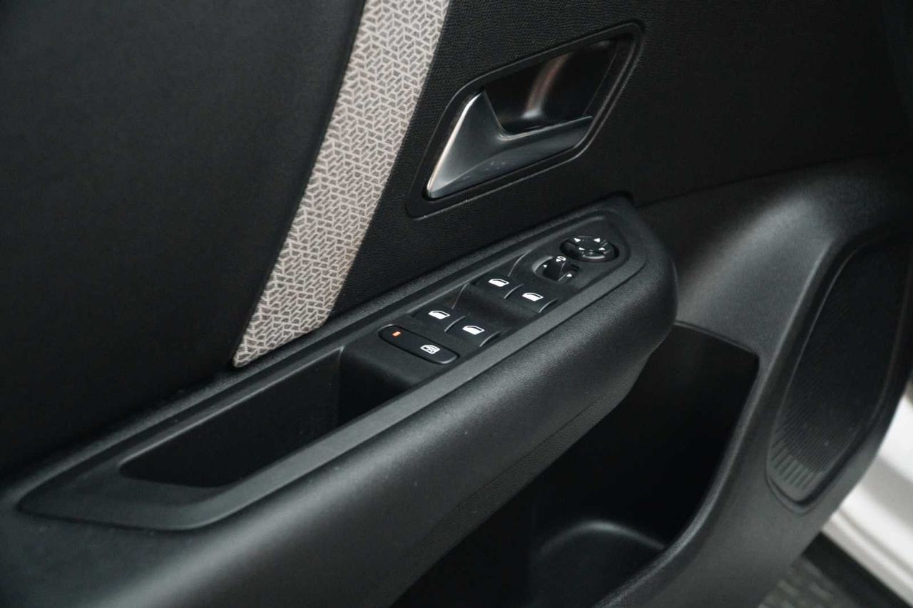 Citroën C4 PureTech 130 S&S 6v Plus  - Foto 23