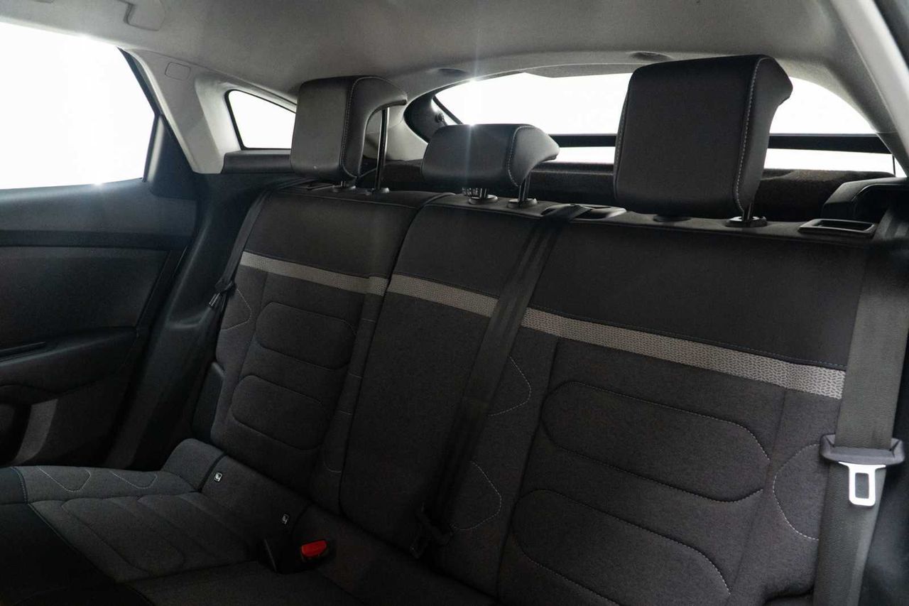 Citroën C4 PureTech 130 S&S 6v Plus  - Foto 19
