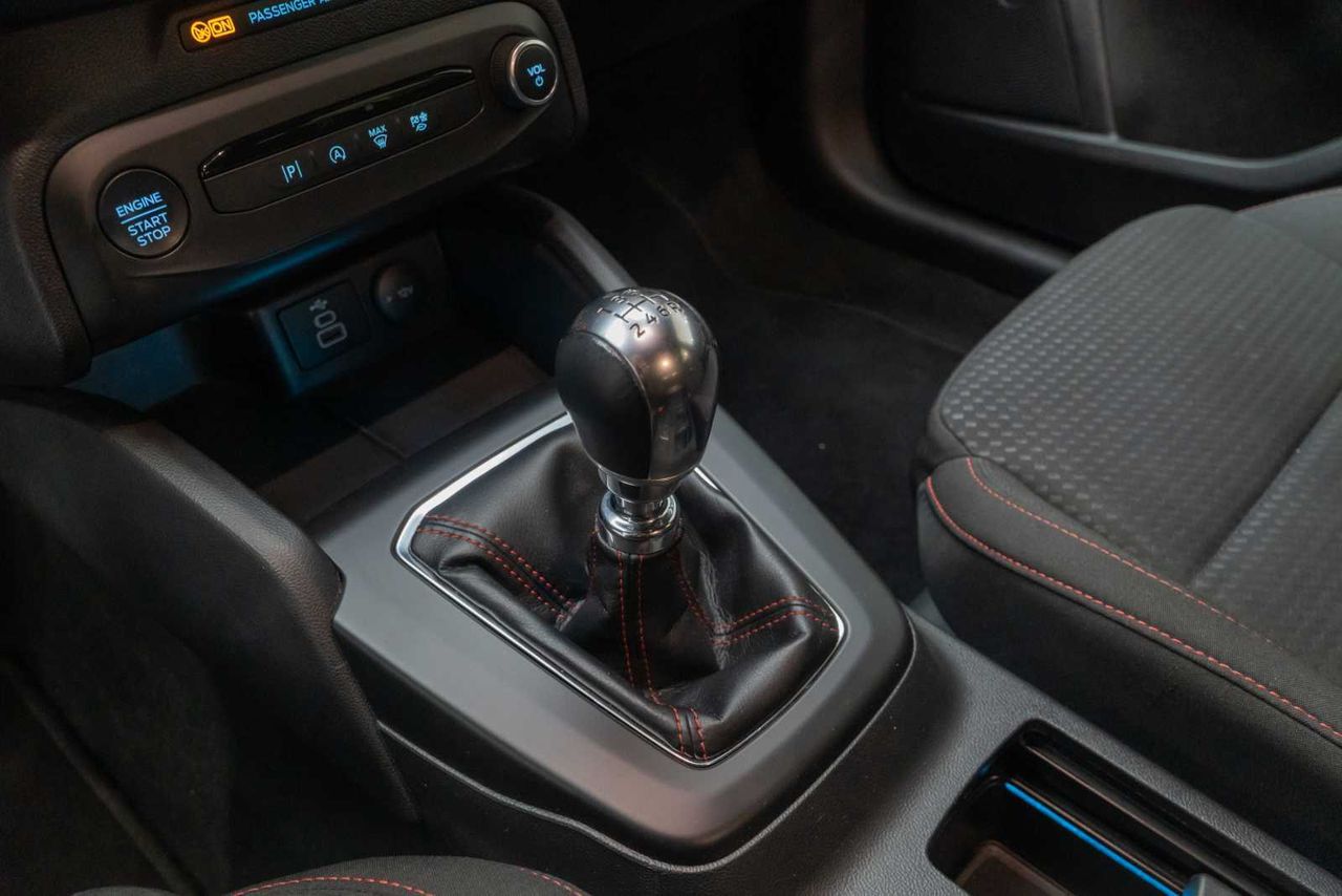 Ford Focus 1.0 Ecoboost MHEV 92kW ST-Line - Foto 16