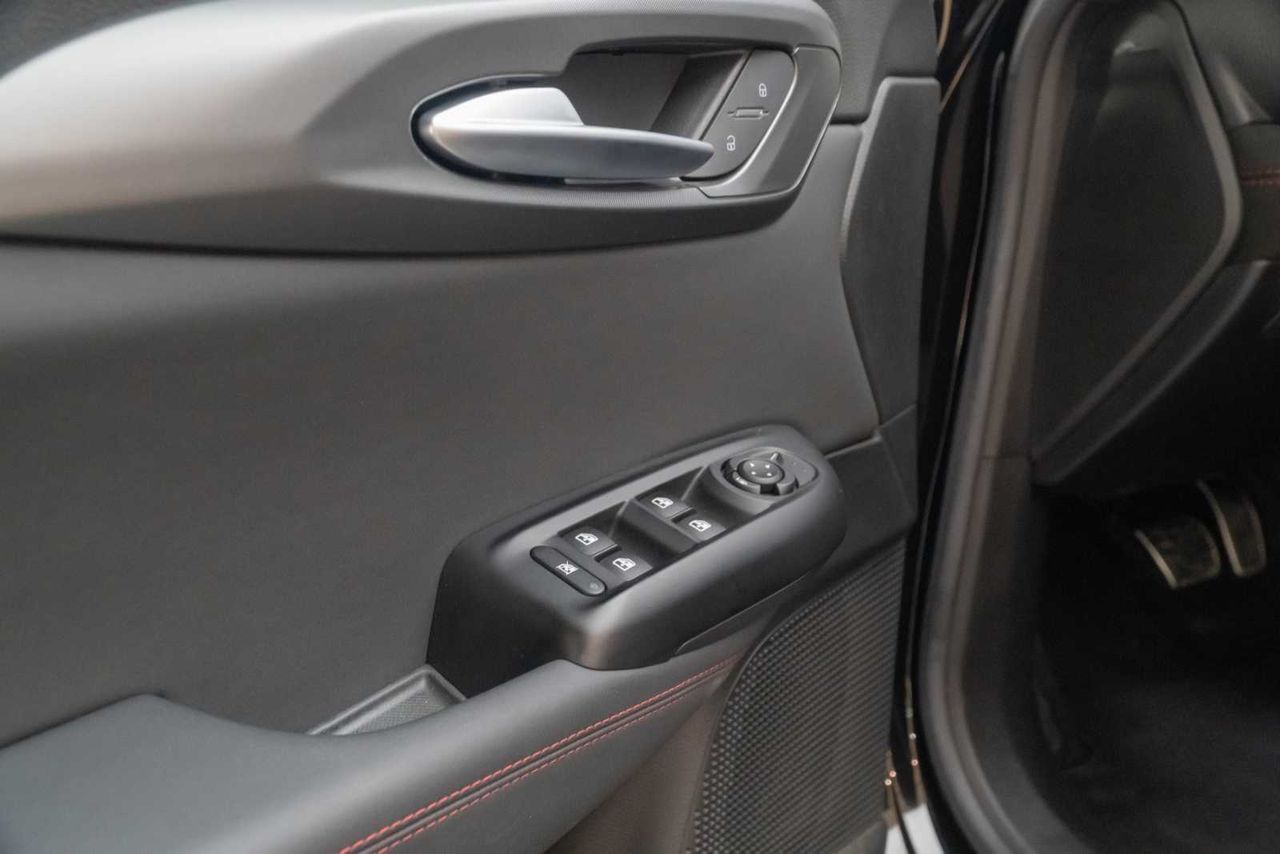 Alfa Romeo Tonale 1.3 Multi-air PHEV Veloce Q4 - Foto 24