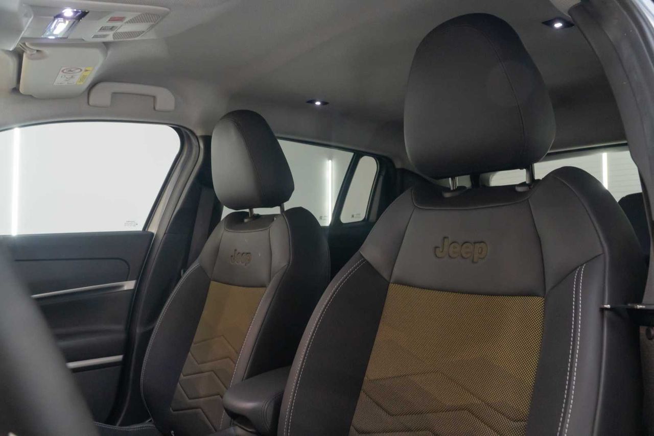 Jeep Avenger 1.2 G 74kW (100CV) Summit  - Foto 17