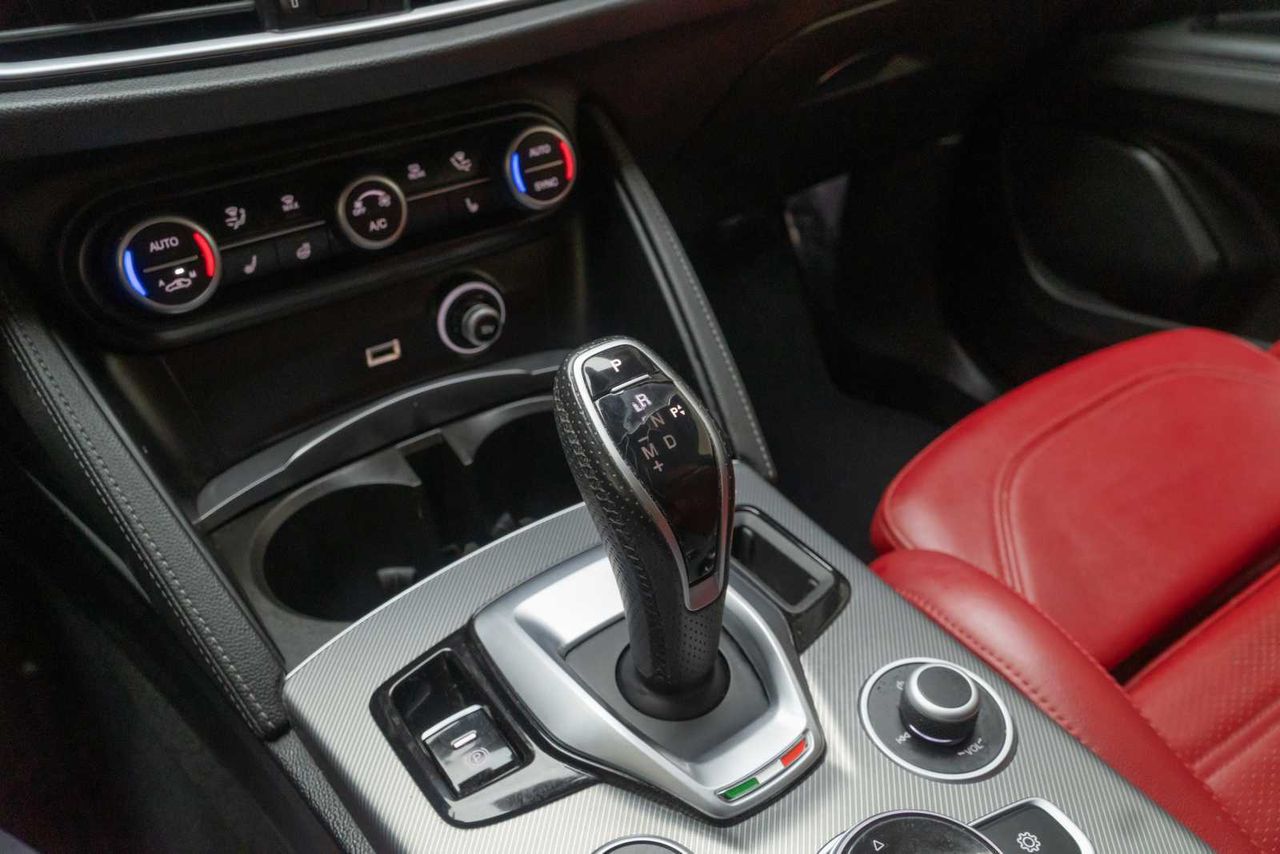 Alfa Romeo Stelvio 2.2 Diésel 154kW (210CV) Veloce Q4  - Foto 12