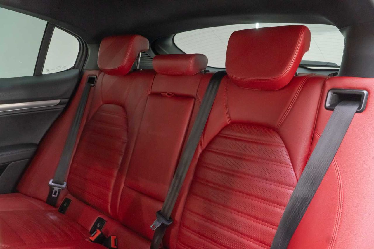 Alfa Romeo Stelvio 2.2 Diésel 154kW (210CV) Veloce Q4  - Foto 18