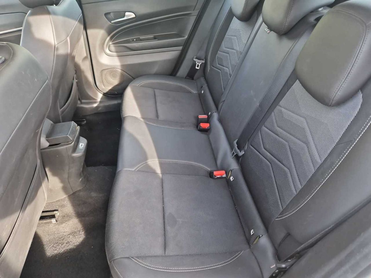 Jeep Avenger 1.2 G 74kW (100CV) Altitude - Foto 7