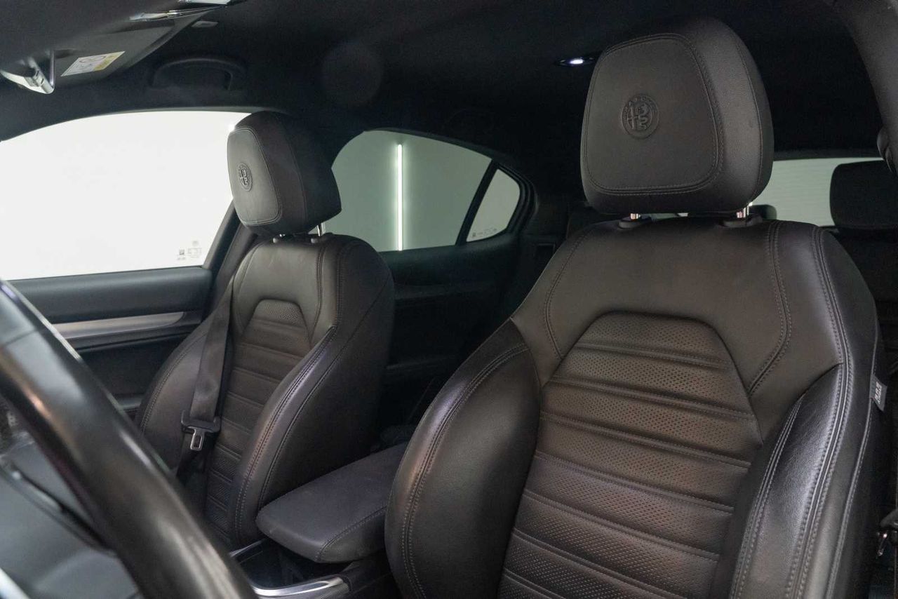 Alfa Romeo Stelvio 2.2 Diésel 154kW (210CV) Veloce Q4  - Foto 19