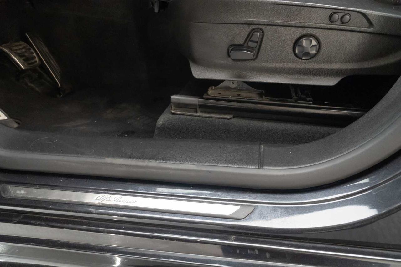 Alfa Romeo Stelvio 2.2 Diésel 154kW (210CV) Veloce Q4  - Foto 21