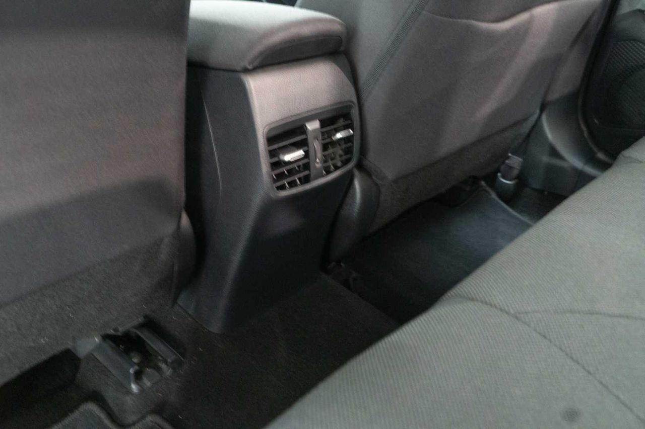 Toyota Corolla sedán 1.5 active - Foto 23