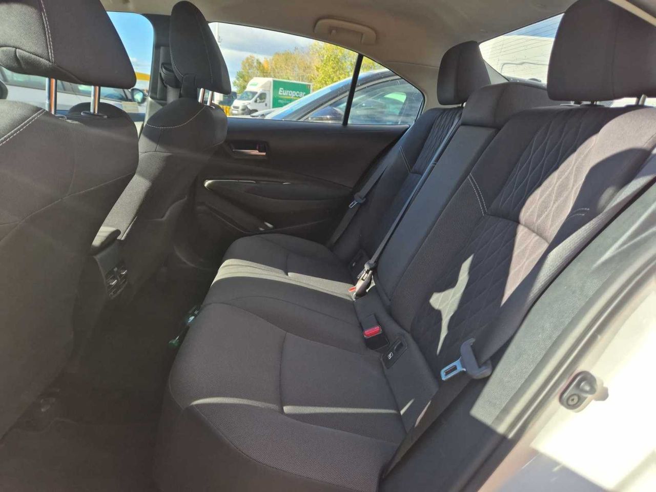 Toyota Corolla sedán 1.5 active - Foto 6