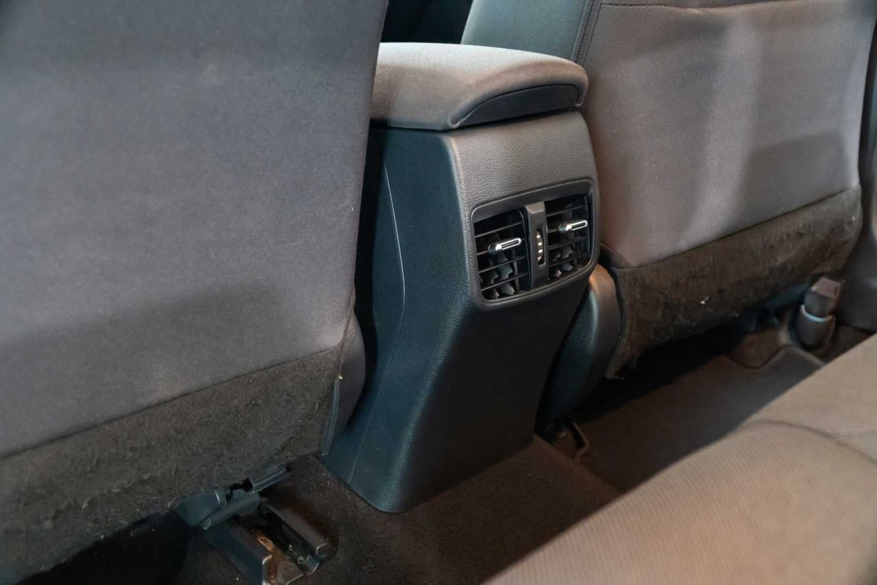 Toyota Corolla sedán 1.5 active - Foto 24