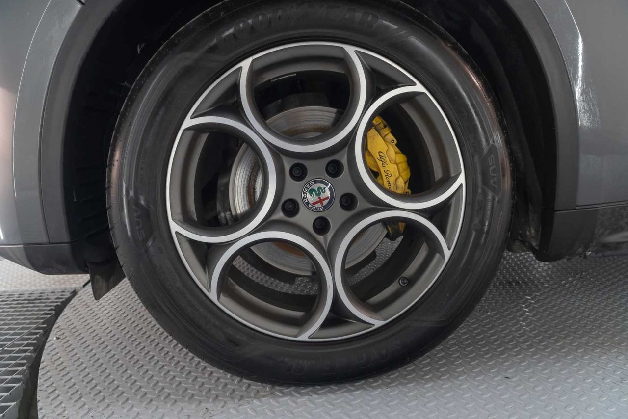 Alfa Romeo Stelvio 2.2 Diésel 140kW (190CV) Sprint+ Q4  - Foto 25
