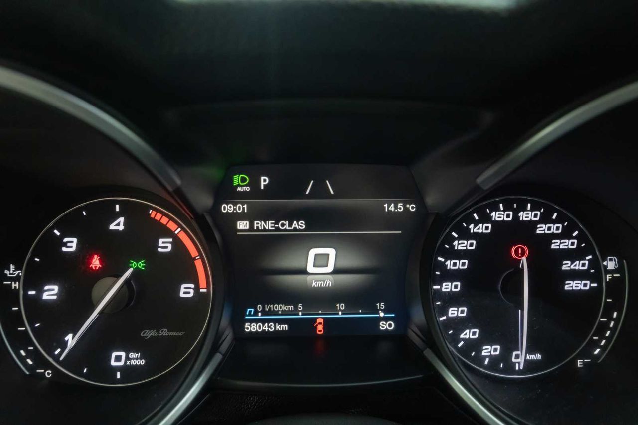 Alfa Romeo Stelvio 2.2 Diésel 140kW (190CV) Sprint+ Q4  - Foto 14