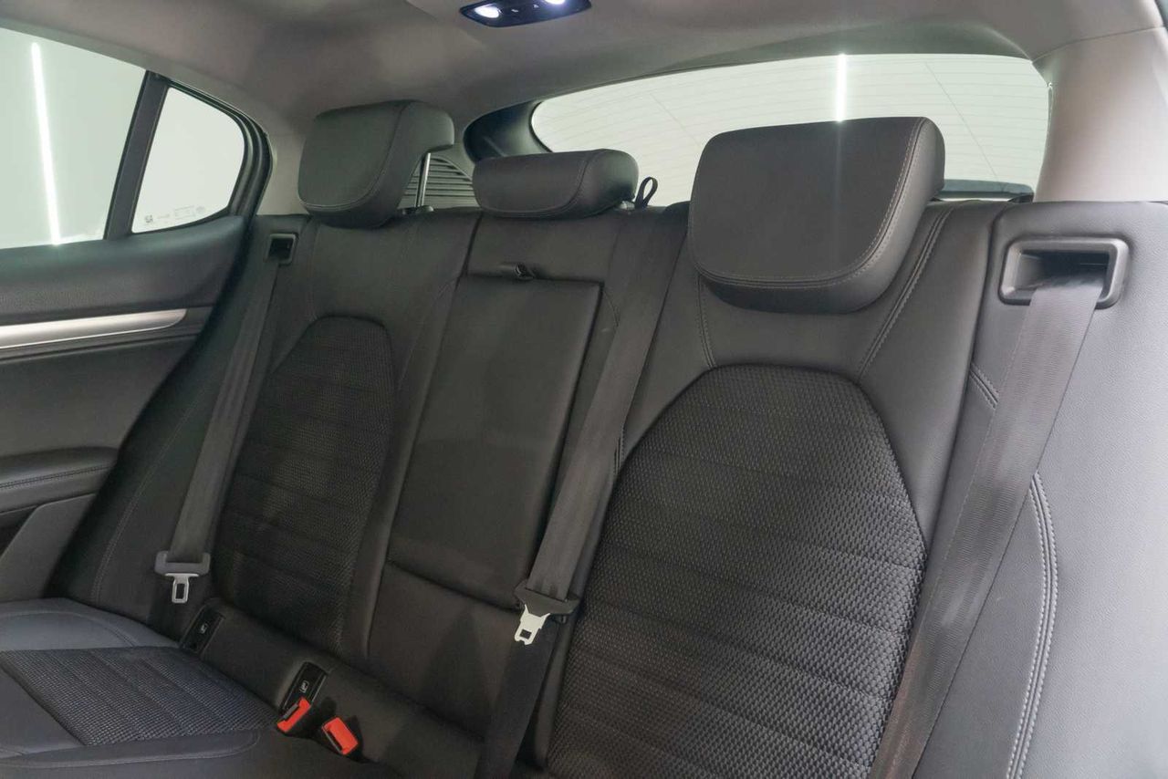 Alfa Romeo Stelvio 2.2 Diésel 140kW (190CV) Sprint+ Q4  - Foto 19