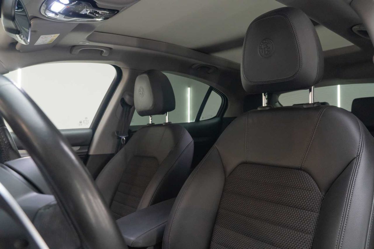 Alfa Romeo Stelvio 2.2 Diésel 140kW (190CV) Sprint+ Q4  - Foto 17