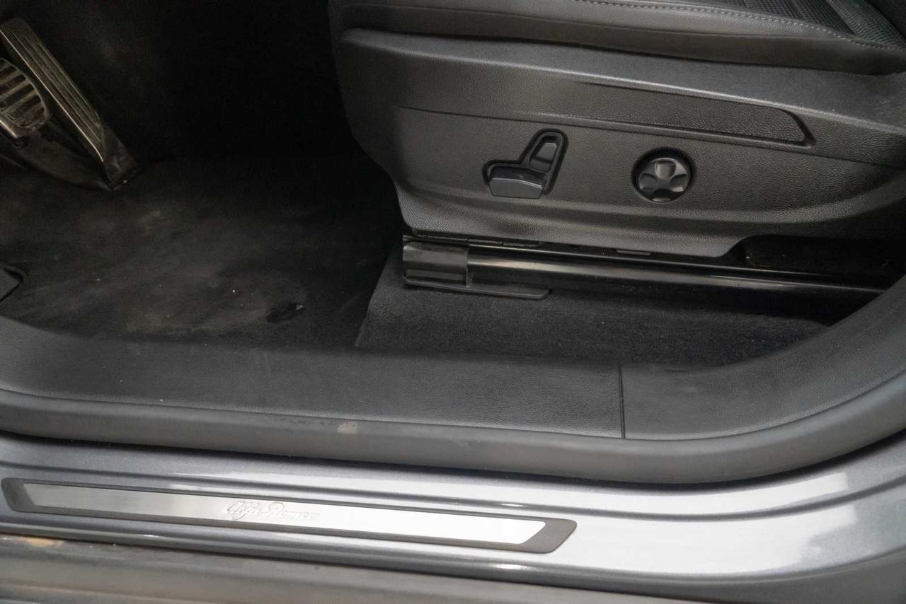 Alfa Romeo Stelvio 2.2 Diésel 140kW (190CV) Sprint+ Q4  - Foto 24