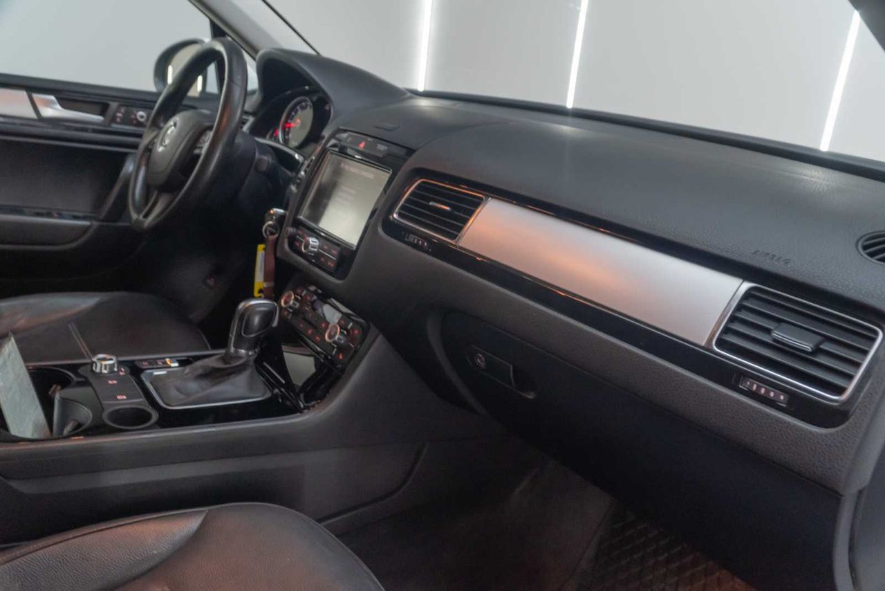 Volkswagen Touareg 3.0 V6 TDI 245 Tip Premium Bmotion Tech  - Foto 24