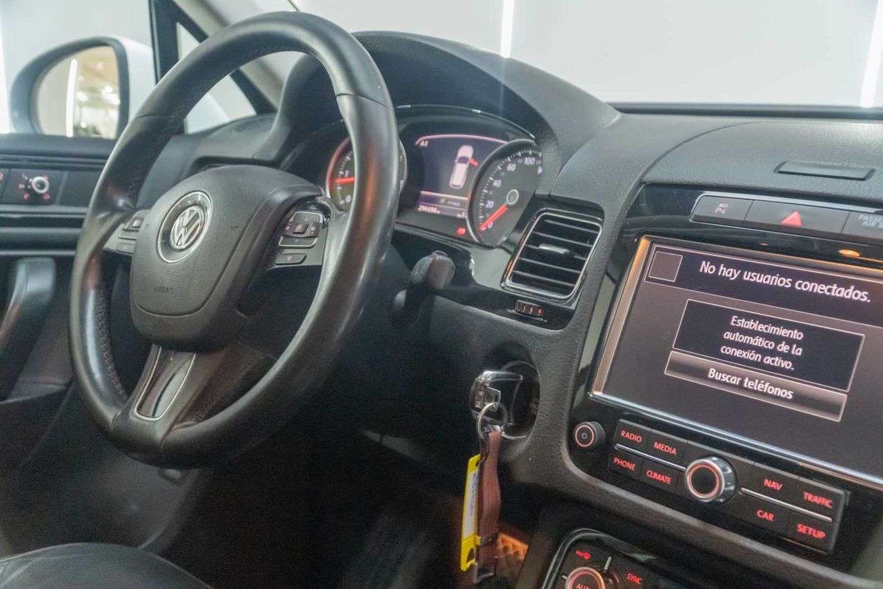 Volkswagen Touareg 3.0 V6 TDI 245 Tip Premium Bmotion Tech  - Foto 23
