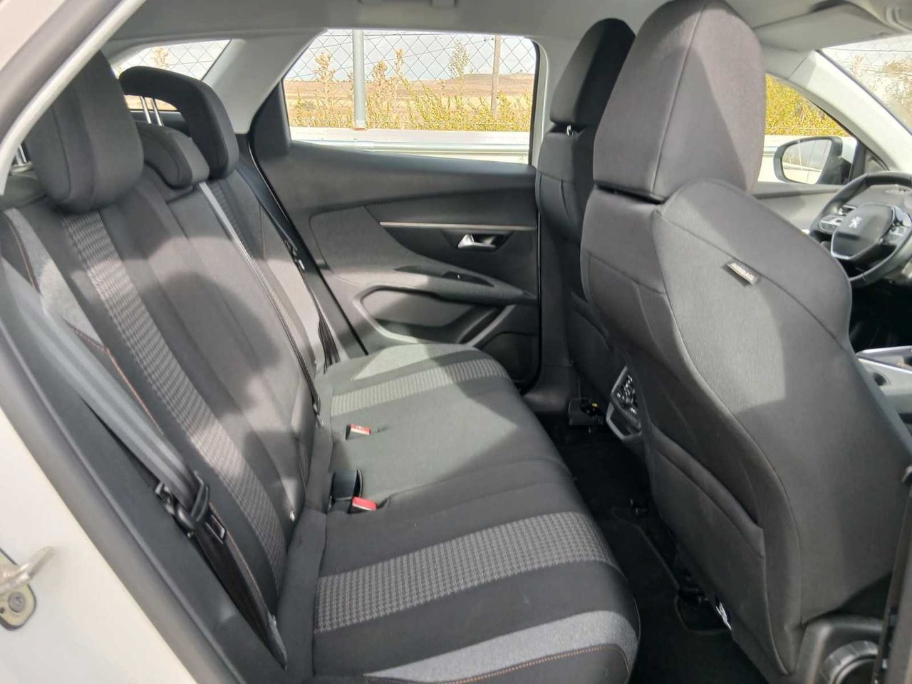 Peugeot 3008 1.5 BlueHDi 96kW (130CV) S&S Active  - Foto 7