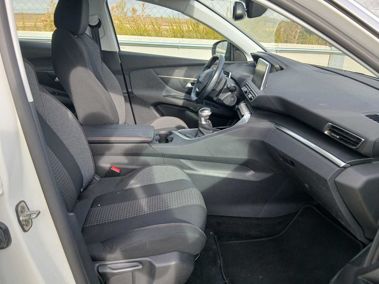 Peugeot 3008 1.5 BlueHDi 96kW (130CV) S&S Active  - Foto 8