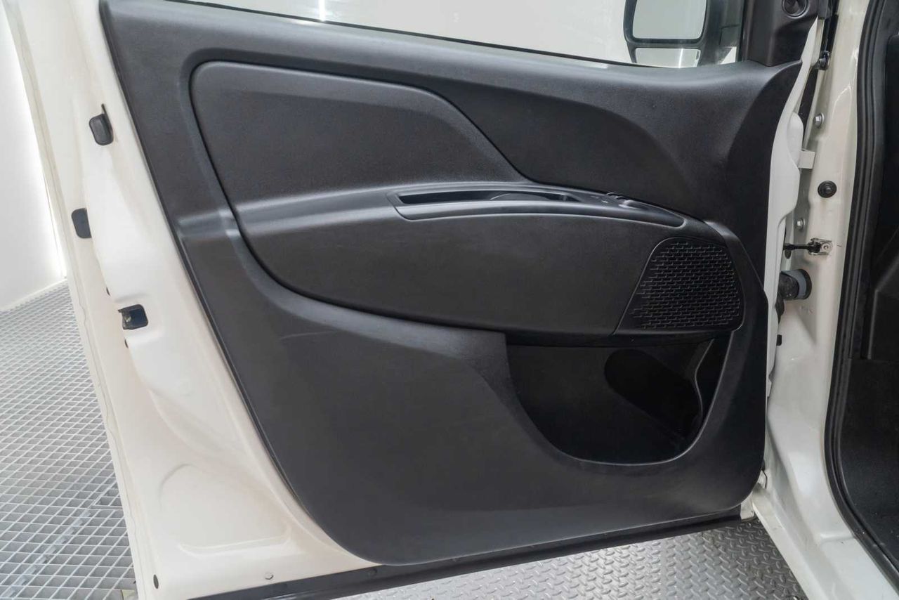 Fiat Doblò  cargo vu 3p 3g furgón derivad cargo base 1.3 multijet 95cv e6  - Foto 24