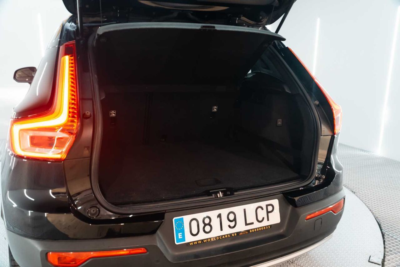 Volvo XC40 2.0 D3 AWD Momentum  - Foto 11