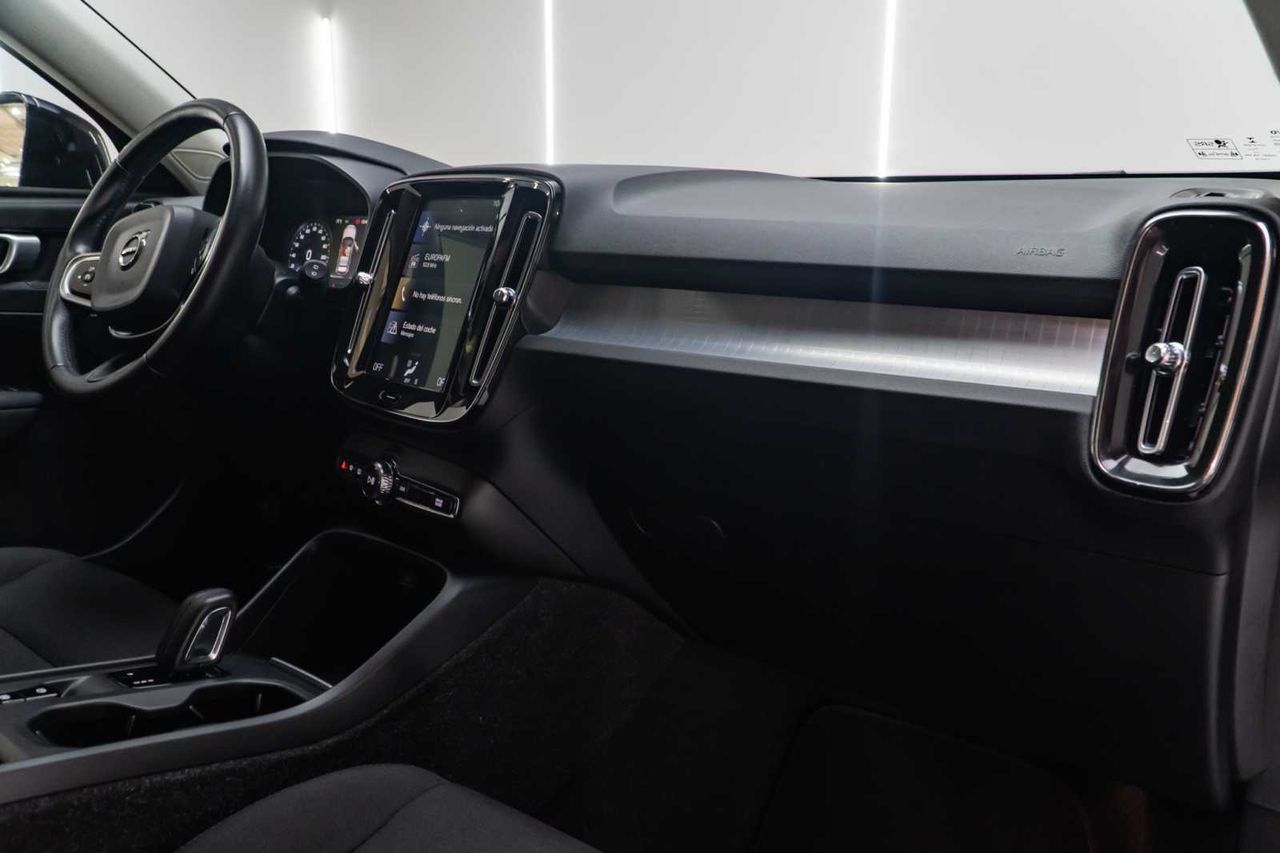 Volvo XC40 2.0 D3 AWD Momentum  - Foto 23