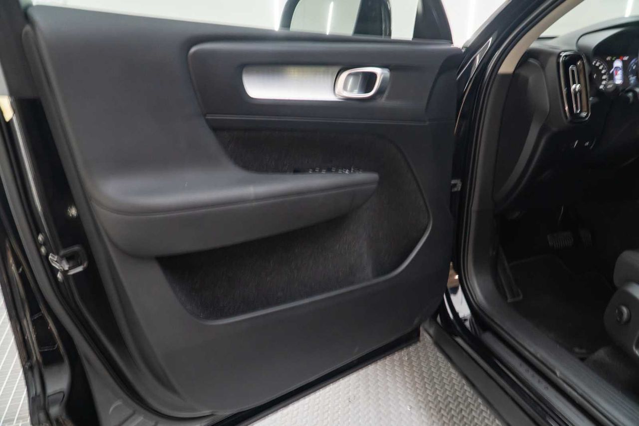 Volvo XC40 2.0 D3 AWD Momentum  - Foto 17