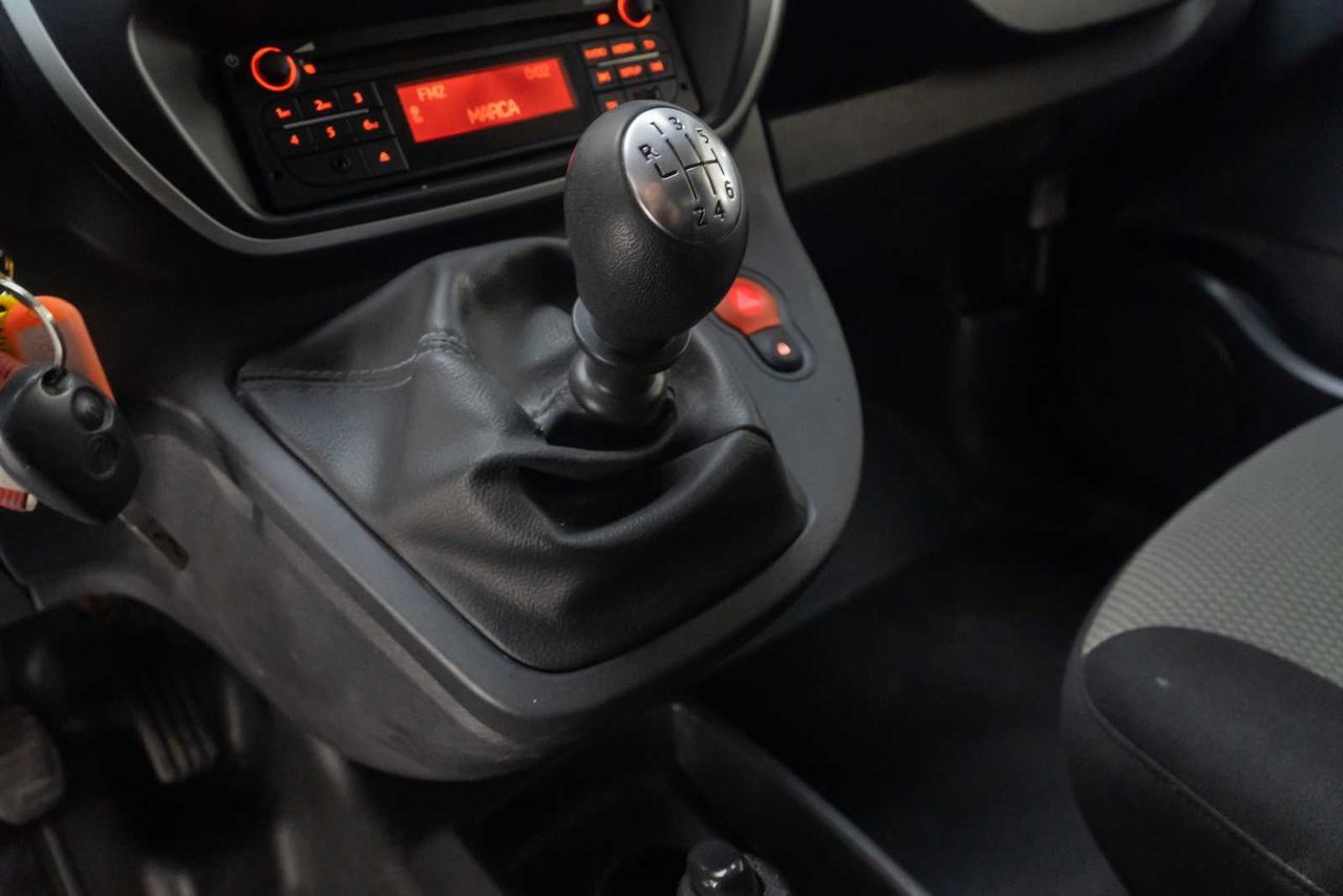 Nissan NV250 2pl 1.5dci 70 kw (95cv) l2h1 óptima  - Foto 16