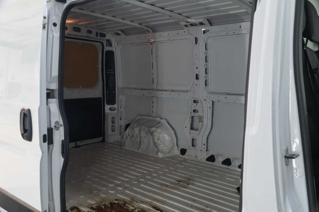 Peugeot Boxer  333 2.2 bluehdi l2h1 3,3t s&s  - Foto 13