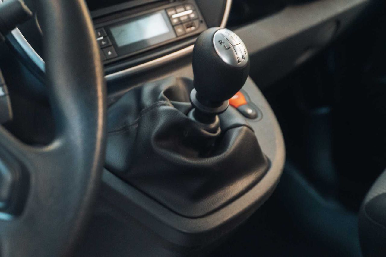 Nissan NV250 furgón 4pl 1.5dci 70 kw (95 cv) l2h1 comfort  - Foto 11