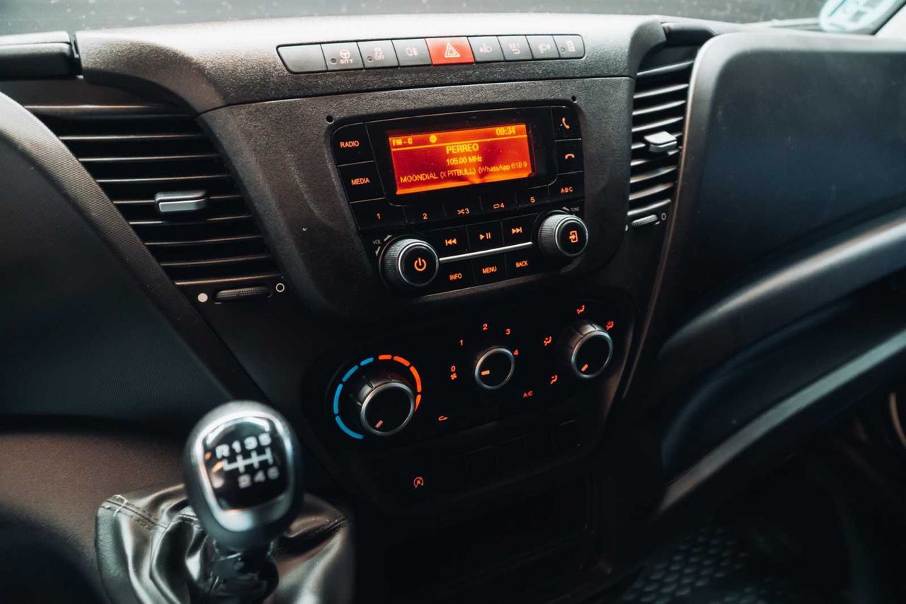 Iveco Daily 2.3 td 35s 16 v 3520l/h2 12 m3  - Foto 12