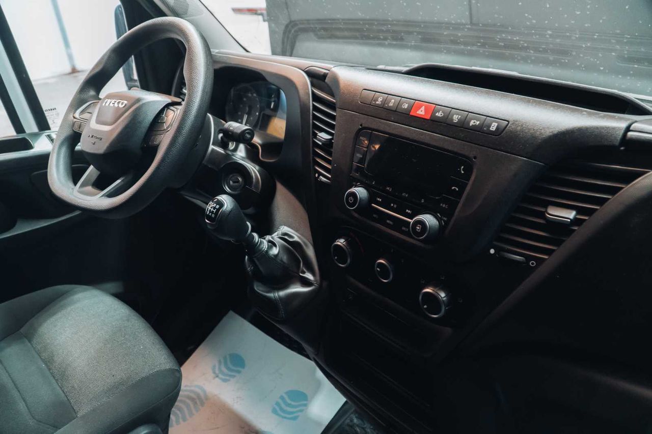 Iveco Daily 2.3 td 35s 16 v 3520l/h2 12 m3  - Foto 16