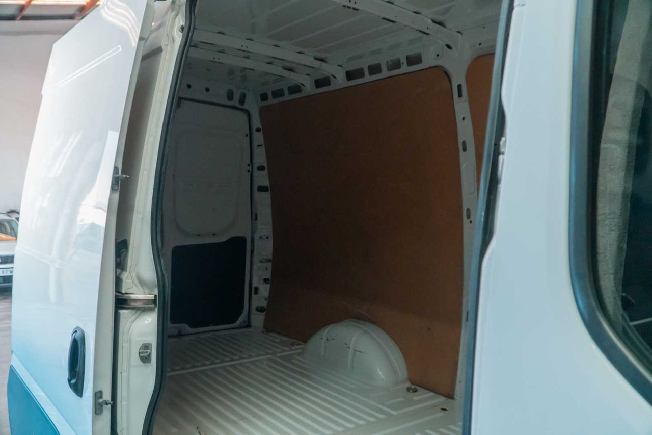 Iveco Daily 2.3 td 35s 16 v 3520l/h2 12 m3  - Foto 9