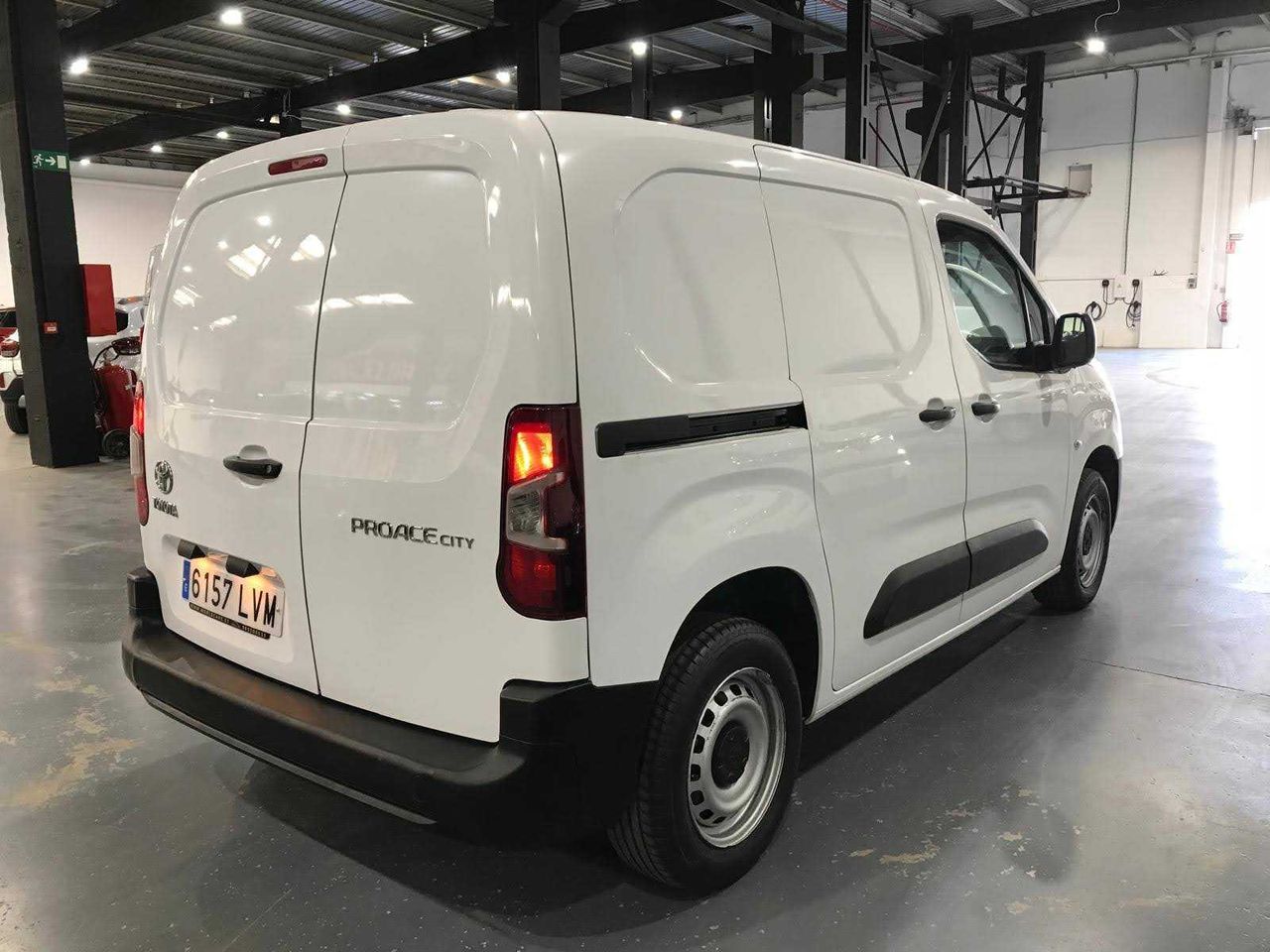 Toyota Proace City 1.5d 75kw 100cv gx l1  - Foto 8