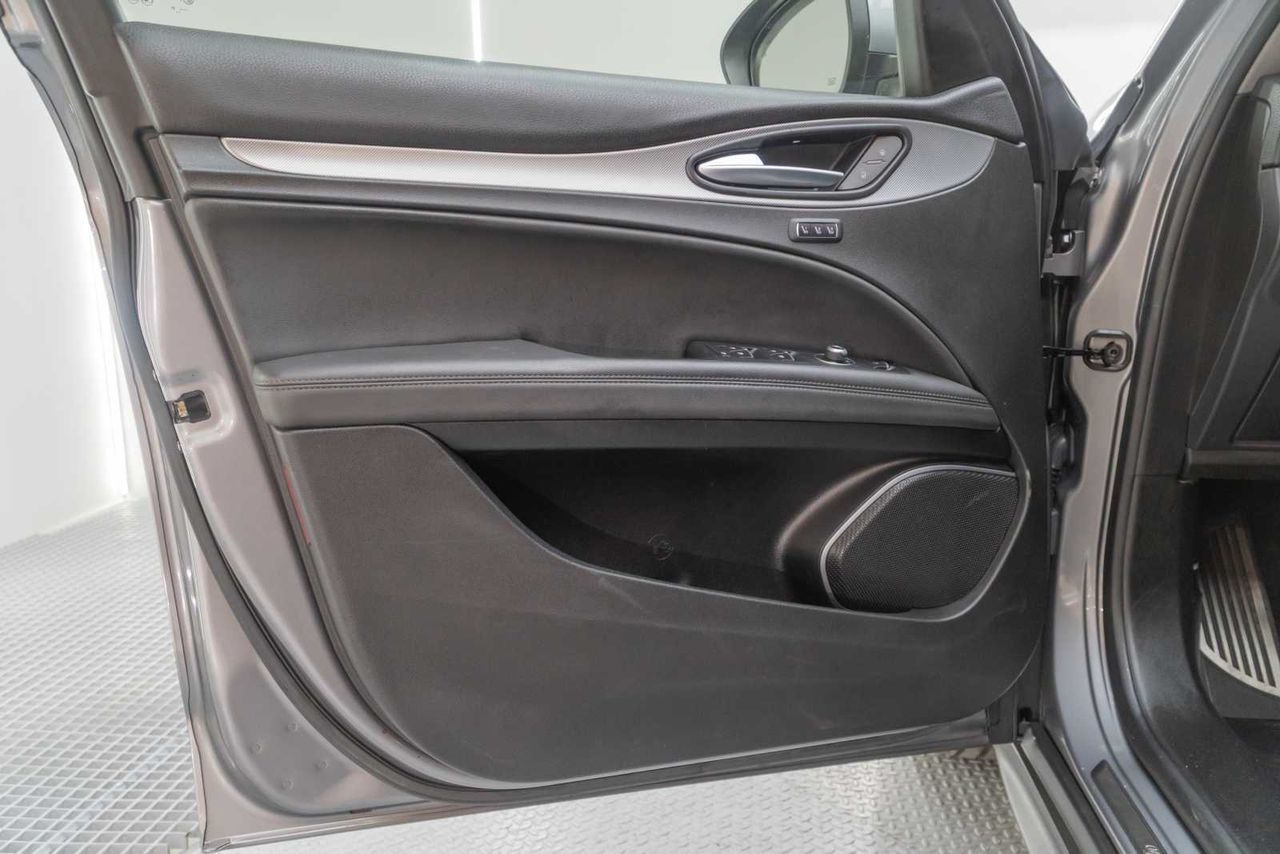 Alfa Romeo Stelvio 2.2 Diésel 140kW (190CV) Sprint+ Q4  - Foto 19